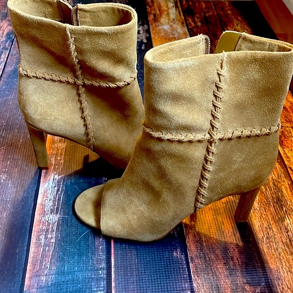 Vince Camuto booties - Picture 2 of 13